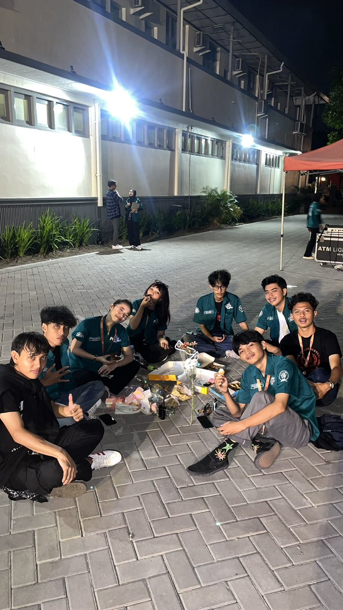 ★zel tweet media
