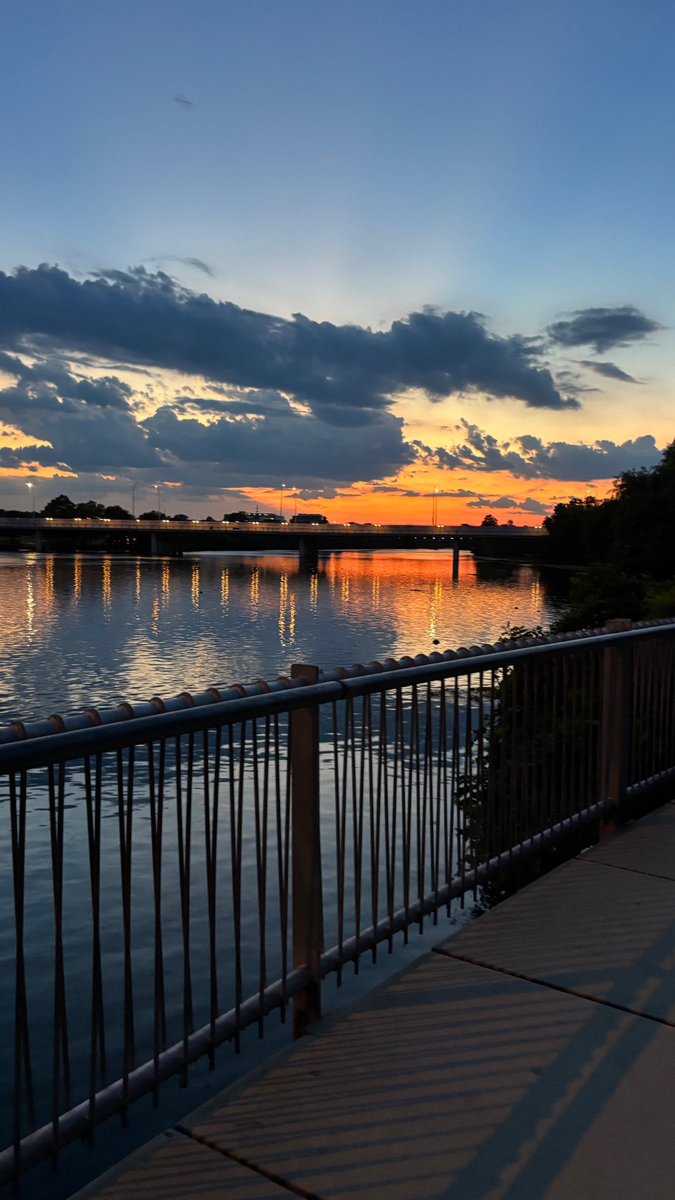 _lil_Ragamuffin's tweet photo. Remember who you are.

Made in the image of the Creator who paints the sky nightly.

#GodisGood #GodisPerfect #MadeinHisImage #Christian #sunsetphotography https://t.co/okYLQaTYuL