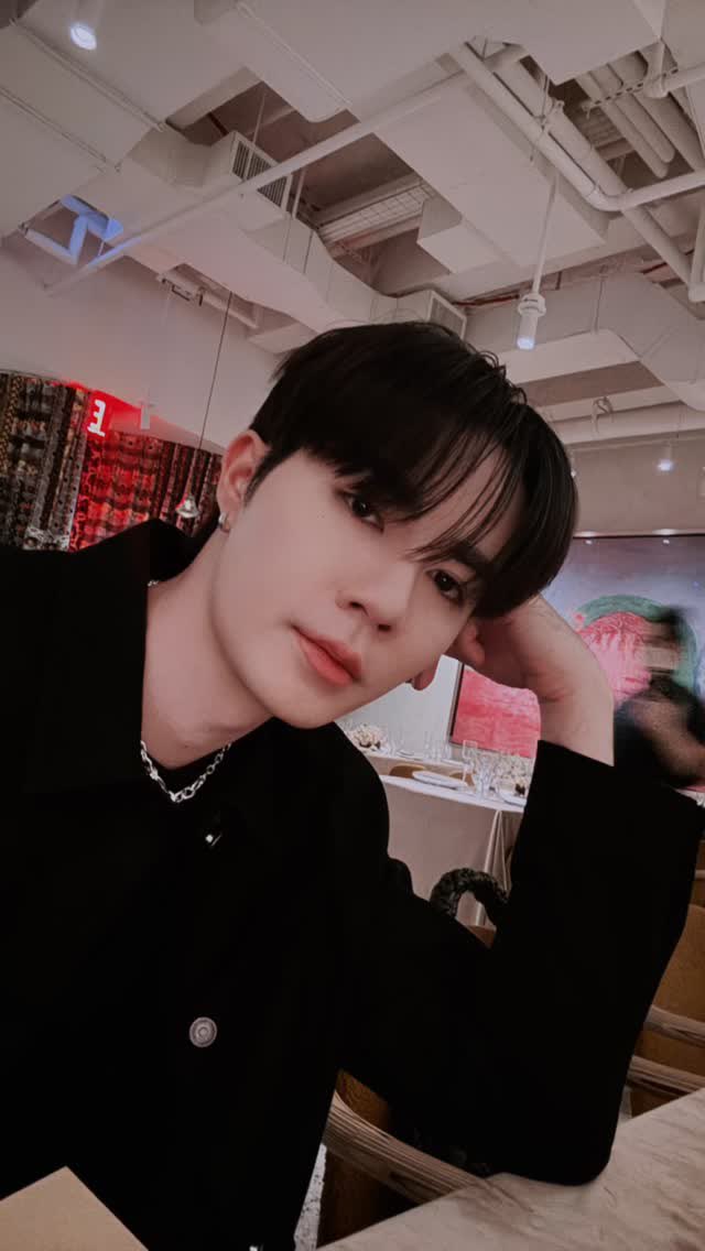 [iG UPDATE STORIES]

@/zeepruk

📲

ZEEPRUK AT NYFW AW25 
#COSAW2025xZEE
#COSThailand 
#COSAW25

[🖤]
#ZeePruk #Zunshine