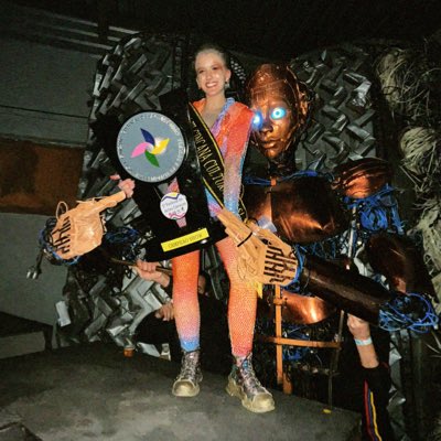 #NovaFotoDePerfil

Continua em casa, independente de choro 🏆🇹🇩👑