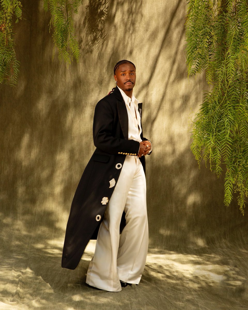 DewaynePerkins's tweet photo. The Emmys 2025 wearing custom Harbison https://t.co/Ou0MnASqCj