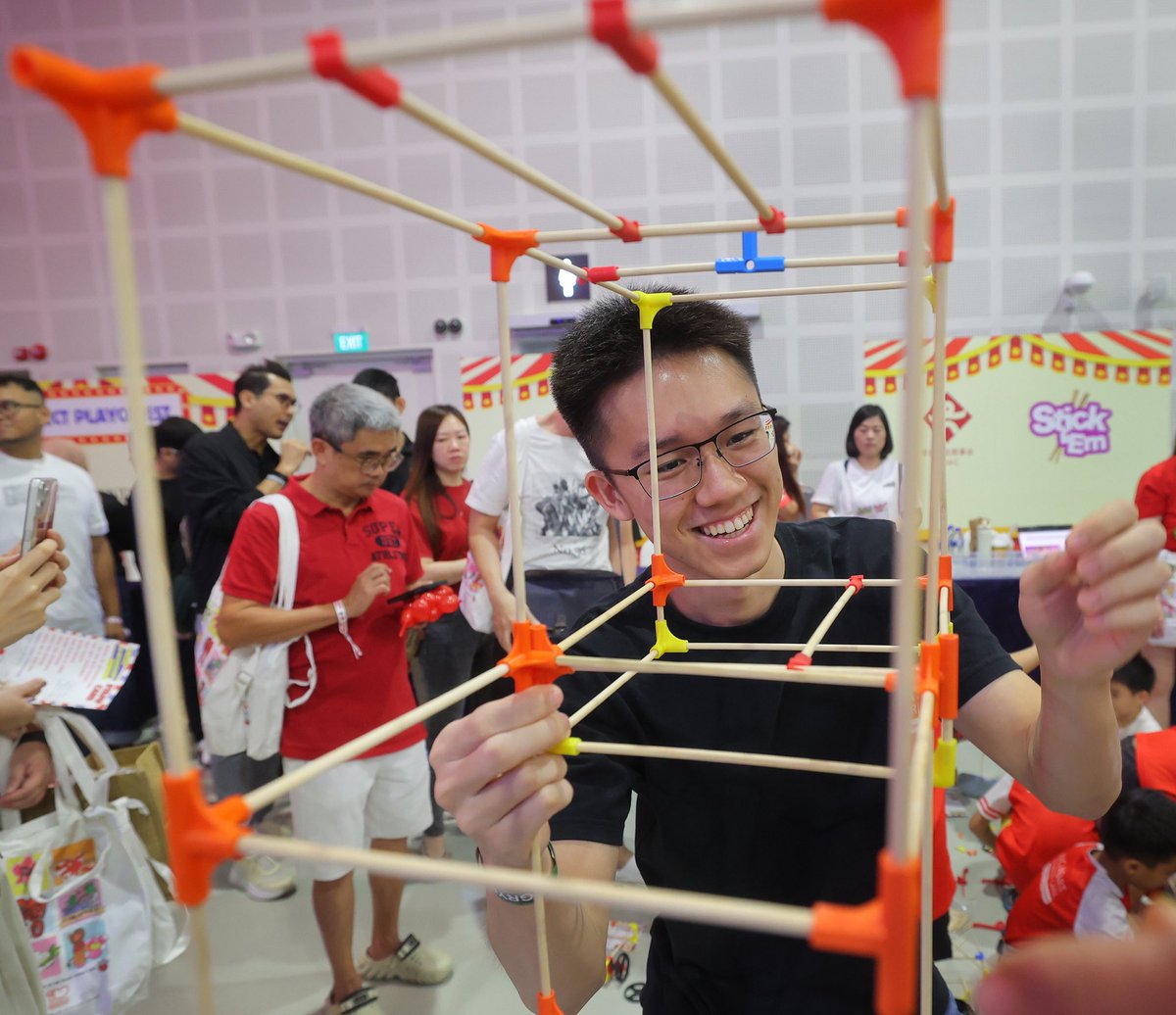 LawrenceWongST's tweet photo. The prestigious Hult Prize — often called the “Nobel Prize for students” — is the world’s largest platform for social impact start-ups, challenging young entrepreneurs to tackle global issues. This year, for the first time ever, a Singaporean team has won the Hult Prize! https://t.co/eMz4q1T7ZV