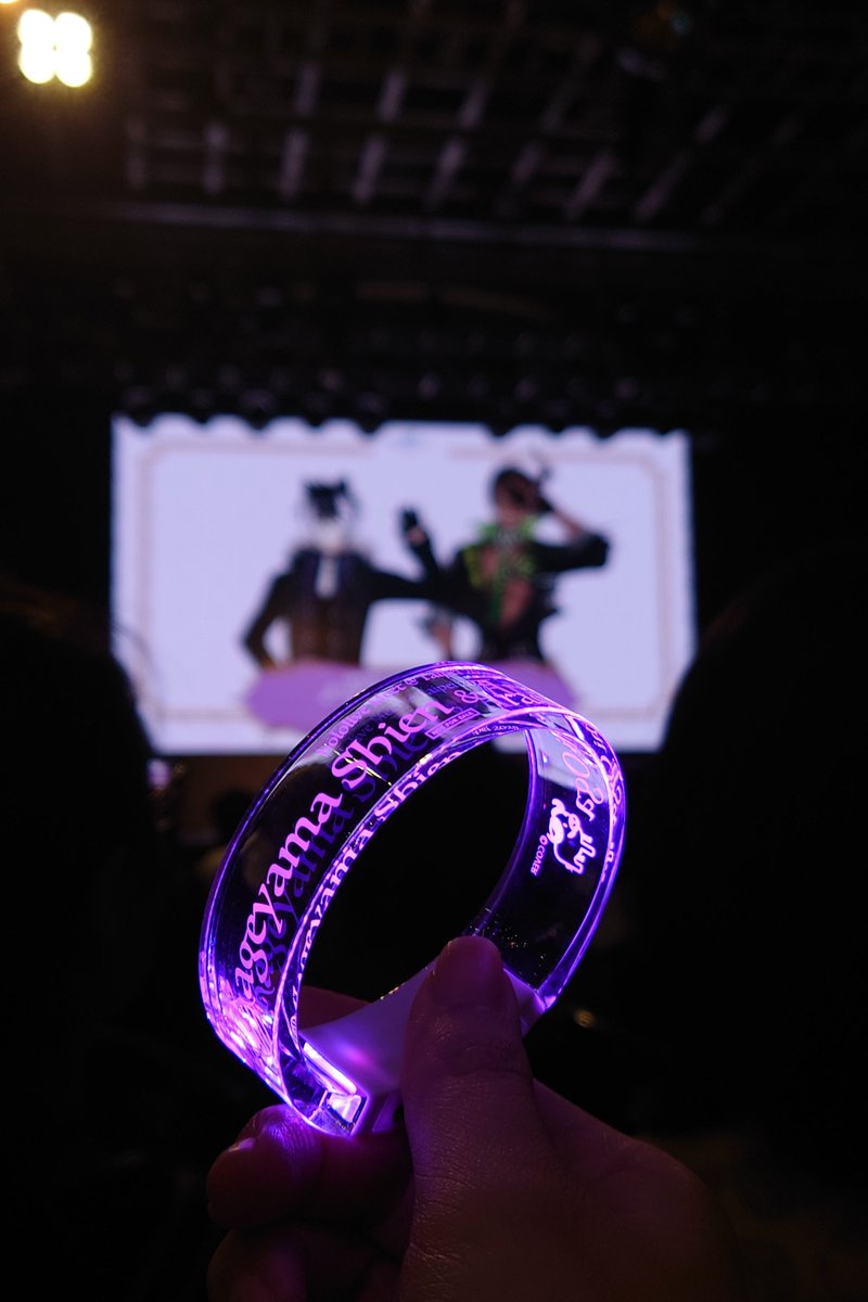 BlackcatsT's tweet photo. ありがとうございます 😭💜💚💜💚
不枉特地飛台北
沒有後悔😭💚💜💚💜 好開心
#hololiveMeet https://t.co/GCconOj6G8