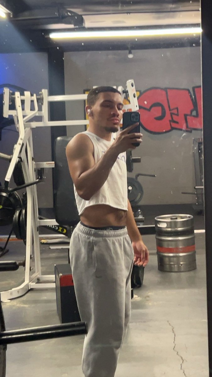 itsisaiahjamess's tweet photo. post workout outtakes from this week https://t.co/nwKIsS76MP