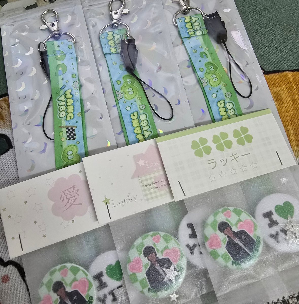 B_BubblueBZ's tweet photo. แจกน้องสายคล้อง 3 รางวัลส่งฟรีคับ 
รี เฟบ เมนชั่นเล่นแท็กหรือโควทก็ได้
 ไม่หยิกหลังศลป.ท่านอื่นน้า 

สุ่มเมื่อว่างนะคับผม 
WANGYIBO 0915DEBUT DAY
#YIBO11yearsDebut https://t.co/dPzW1TAckW