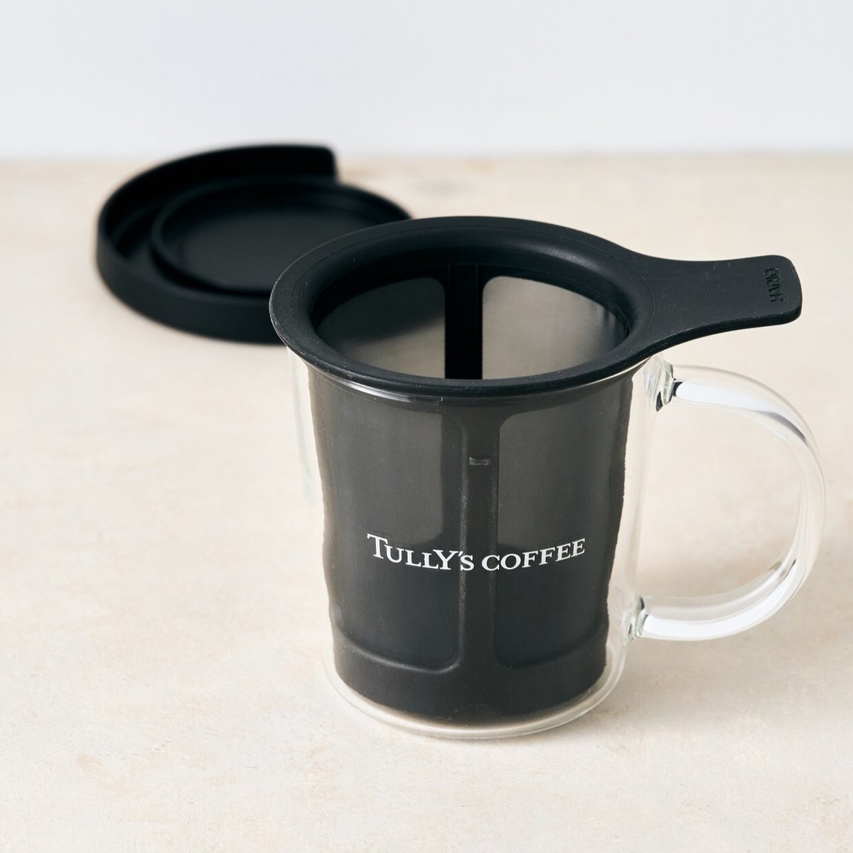 朝の静けさを味わう☀☕ ゆっくりとコーヒーを抽出する時間が、 一日の