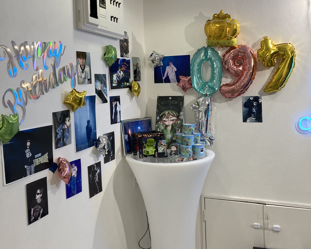 本日9/15の営業

11:00~18:00 (17:30〜テイクアウトのみ)

整理券は固定ポストURLより発券開始しております🎟️
オープン時よりイートイン営業開始致しております🍨🫧

【装飾&amp;配布】
Straykids  フィリックスさん　ハンさん
ZICOさん

【配布】
TXT ヨンジュンさん
NEXZ ソゴンさん
KickFlip ゲフンさん