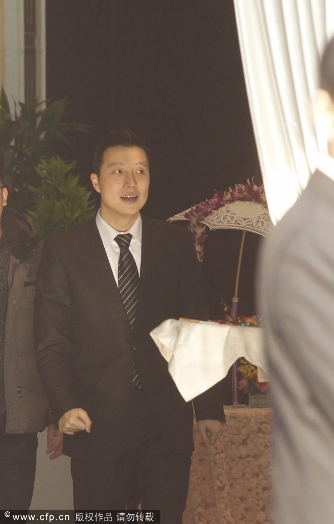 KayXHeifetz's tweet photo. 古力 on his wedding https://t.co/ltqf0UjY2G