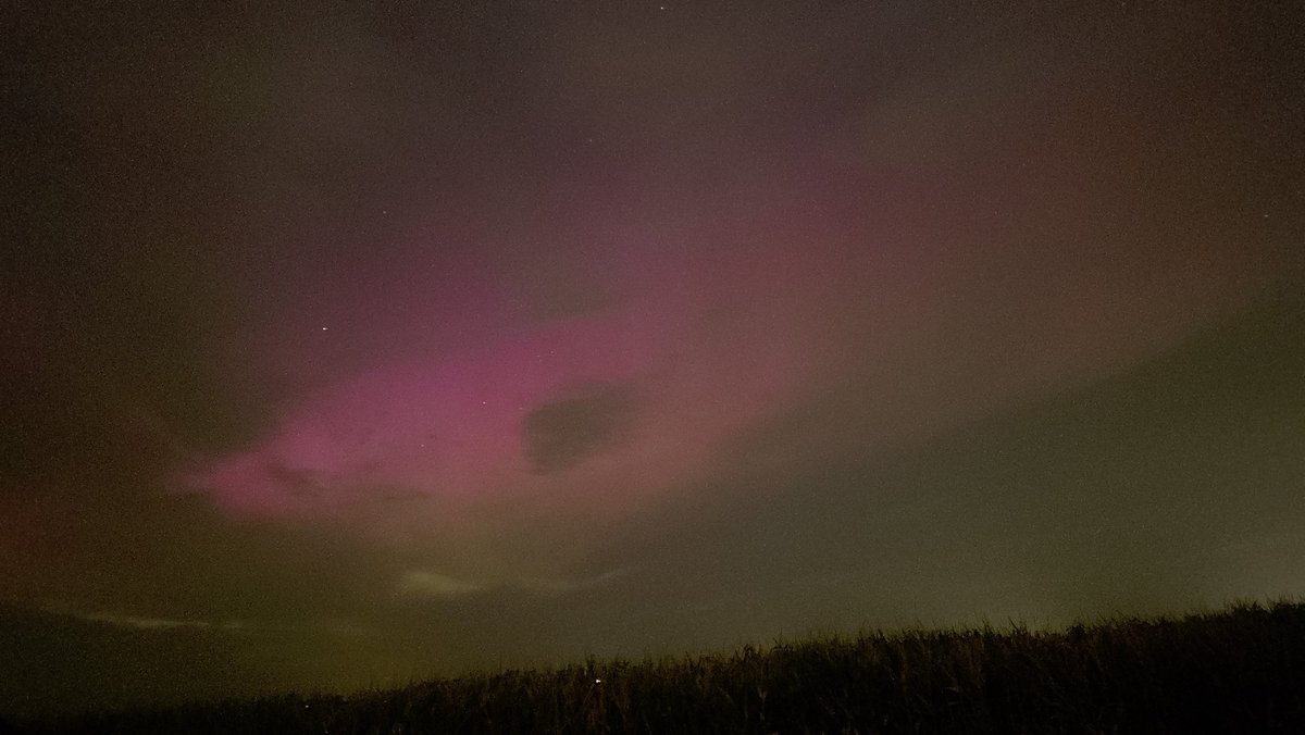 konstestr's tweet photo. Aurora showing up on camera between clouds just north of Ames, IA #iawx #aurora https://t.co/LoiQEOwvZm