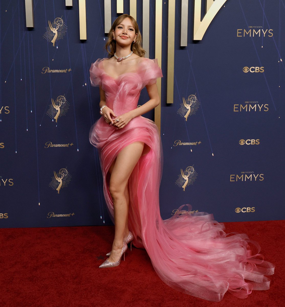 sem exagero mas essa é uma das roupas mais lindas que eu ja vi em toda minha vida