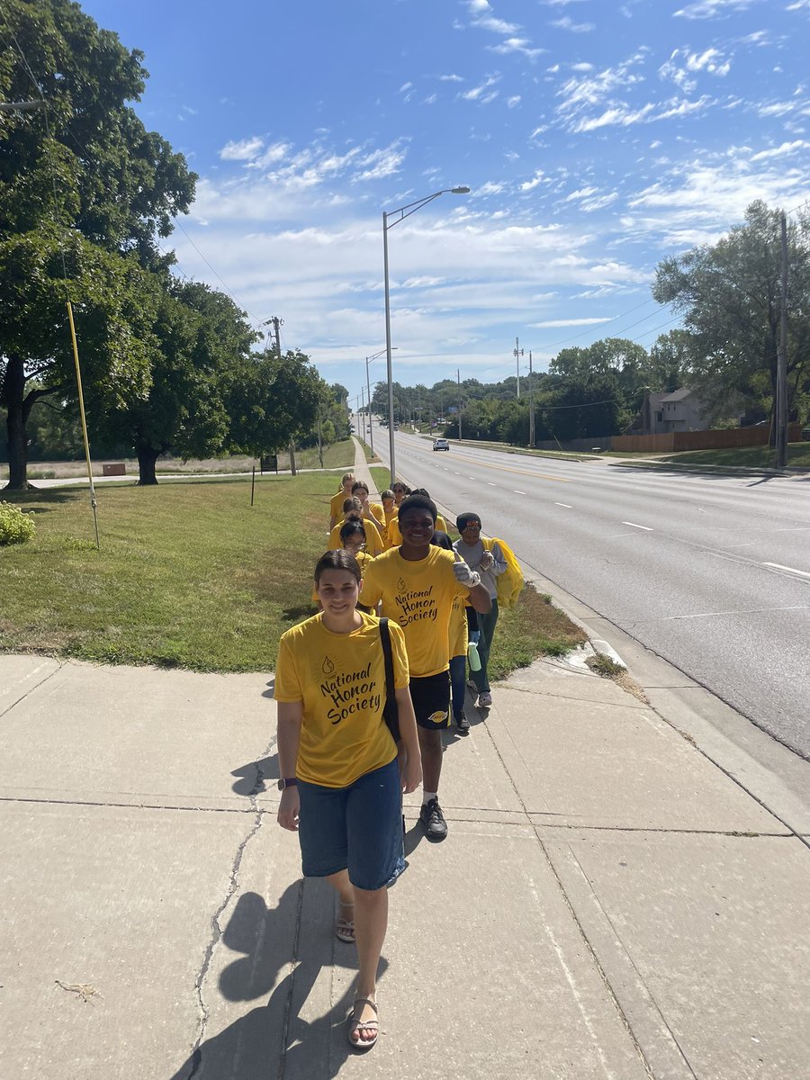 LSHS National Honor Society tweet media