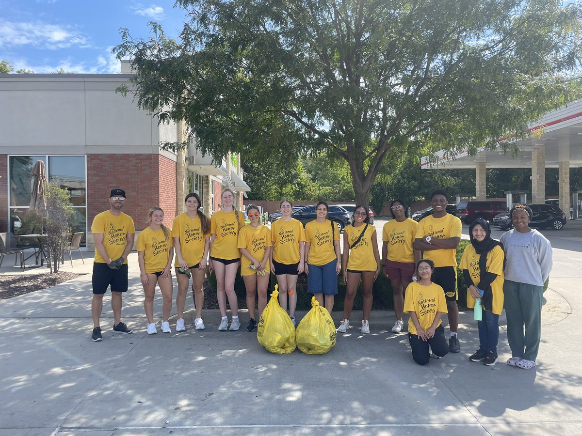 LSHS National Honor Society tweet media