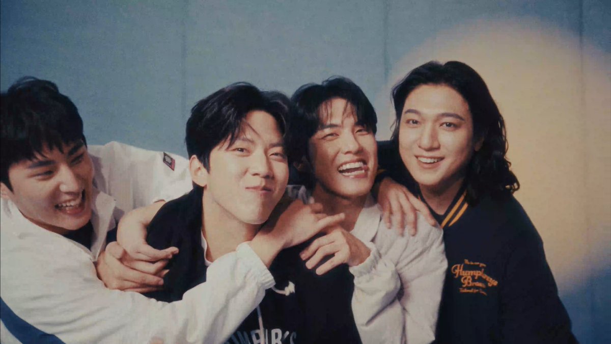 bbirongcatx's tweet photo. day6 family 😭🤍 https://t.co/mxTXrEAoL0