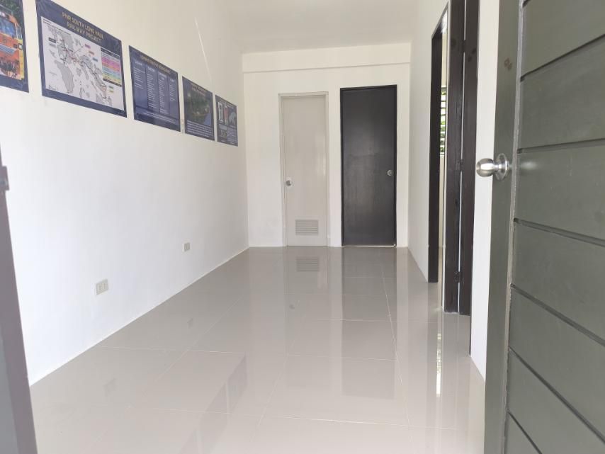 radyopilipinas1's tweet image. TINGNAN | Itsura ng murang pabahay ng administrasyong Marcos sa Saint Bartolome South Ville Heights. | via Alvin Baltazar 

#RadyoPilipinas
#RadyoPubliko
#IntegratedStateMedia
#ISM