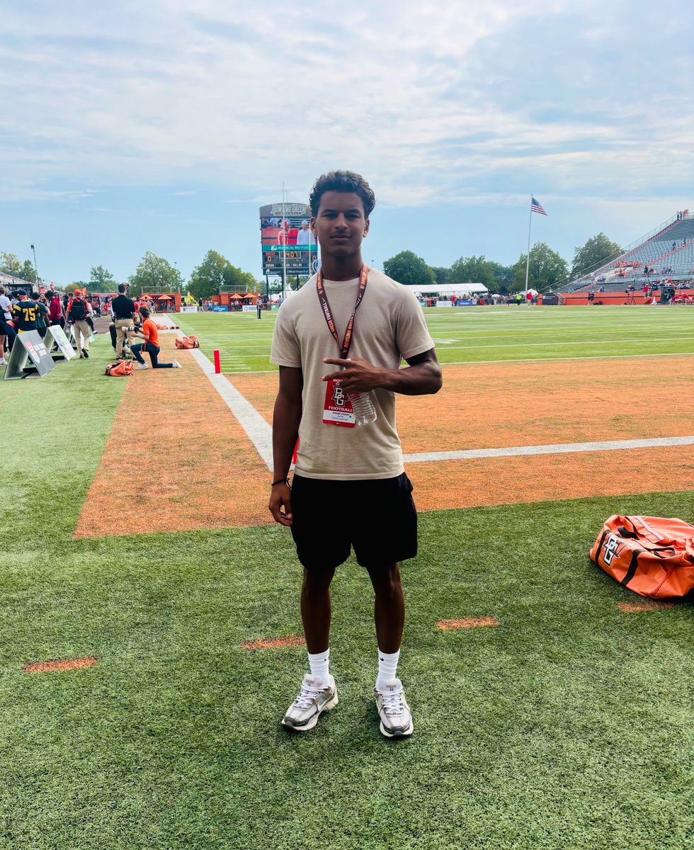 Thank you <a href="/CamdenDietz/">Camden  Dietz</a> for the invite. I had a great time watching BGSU play Liberty!! 

<a href="/EddieGeorge2727/">Eddie George</a> 
<a href="/BG_Football/">BGSU Football</a> 
<a href="/Coach_Jackson/">Derrick Jackson</a> 
<a href="/BG_Football/">BGSU Football</a> 
<a href="/Brucejo26064403/">Bruce fennell ( CoachJones)</a> 
<a href="/FballPhn/">Port Huron Northern Huskies Football</a>