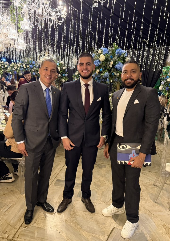 Matrimonio de Julián e Iván… Una noche para celebrar el amor. 🥰🥰🥰🎉🥳