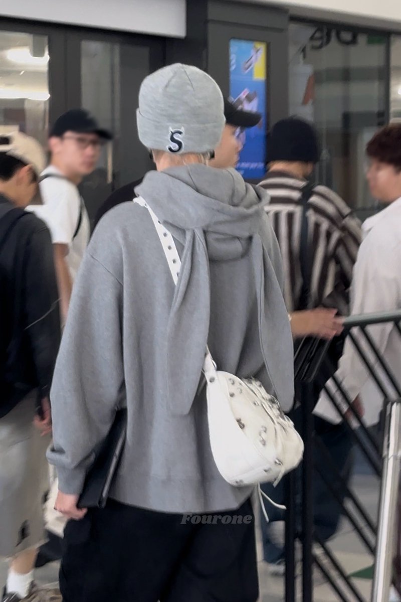 Siyi ᥫᩣ tweet media