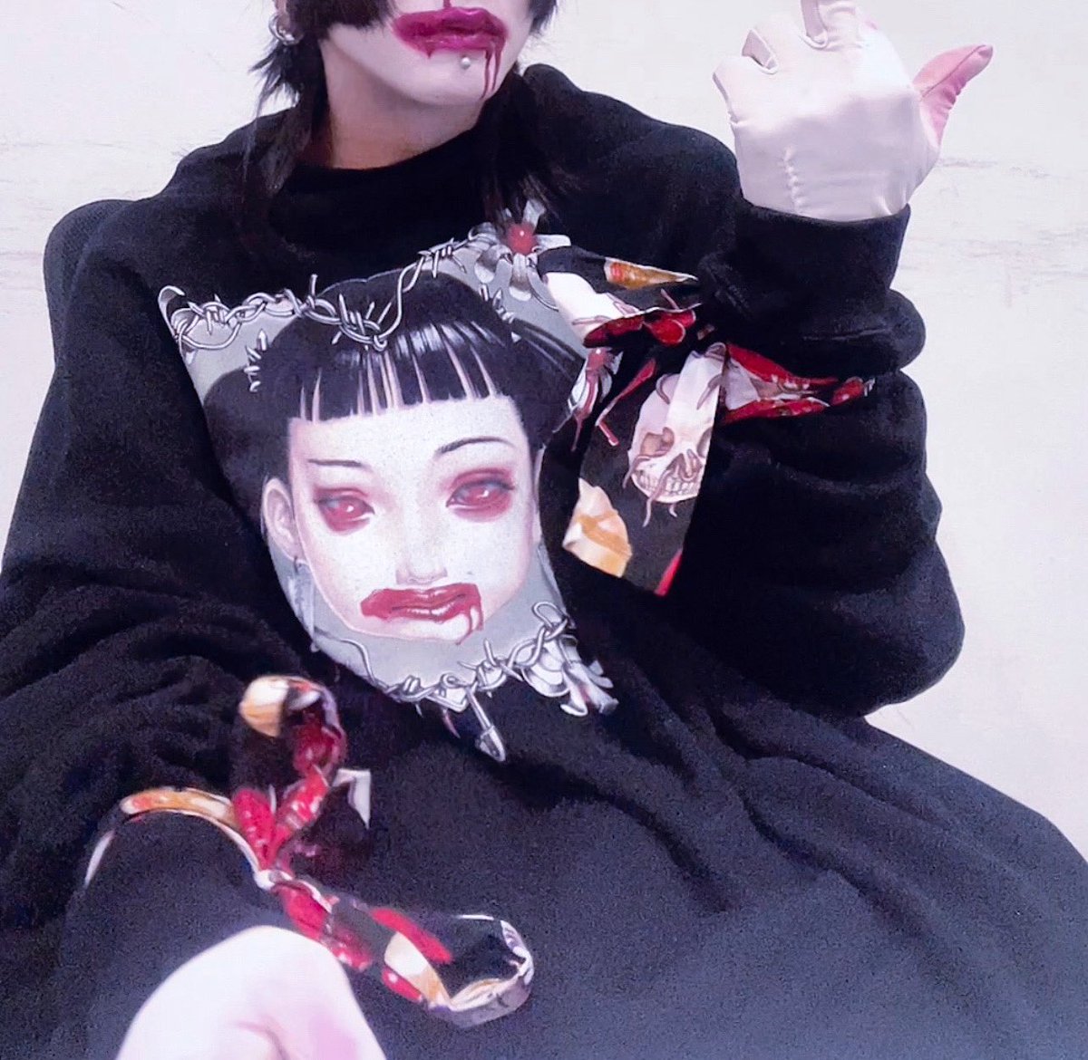 i_musyozoku's tweet photo. どうも。AB型の哀です
遅めのおはようござ

話してて妙にというか変にというか正気の沙汰じゃなく気が合う人みんなAB型だったのを後に知る

皆さん血液は何型？ https://t.co/CLpybWXrXX