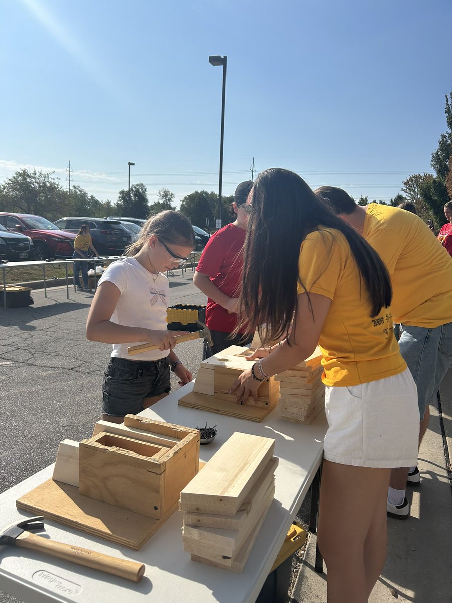 LSHS National Honor Society tweet media