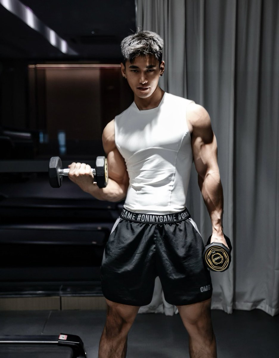 最近筋トレもしていますよ。みんな楽しんでいますか？😊