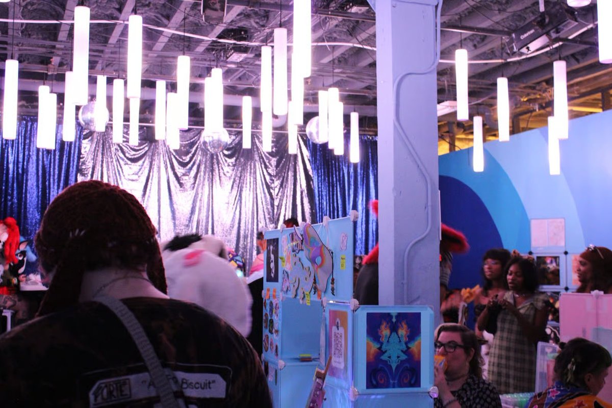 HYP3RPUP's tweet image. 💫 FURCON5 PRESENTS: FEARCON5 🎃🦇🍬
AVON THEATER, OCTOBER 26TH 2025

🎛️ FEAT. @HOTPINKWOLF @ItsCreepP @SilvaHound MIDNIGHT DRIFT @HYP3RPUP @fibrealex

INCLUDES FREE KANDI, HEADLESS HORSELOUNGE, TRICK OR TREATING, AND A COSPLAY CONTEST SPONSORED BY STARRCADE

🔗 LINK IN BIO 🔗