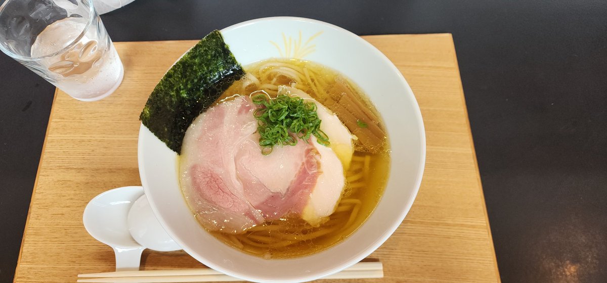 やっと来れた...
安定の白しょうゆ。
#麺処おぐら