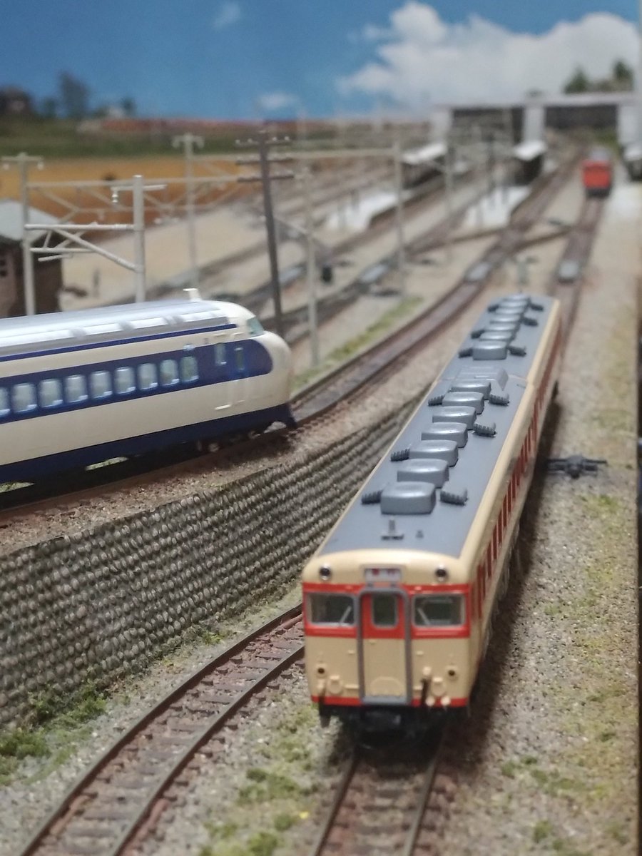 NogataKisyaclub's tweet photo. おはようございます!
九州レイルウェイショップ #汽車倶楽部 は本日13時開店です!
#Nゲージ 、 #HOゲージ の #レンタルレイアウト では #KDR のコントローラ #MTCSmini の体験運転が出来ます!
ご来店お待ちしております!
#鉄道模型 #直方市 https://t.co/SIwhOEOhYc