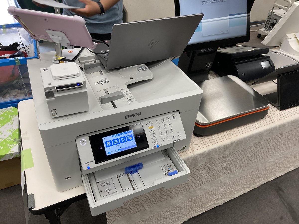 arkw0's tweet image. #comicbox 極道入稿 Lv.100 (サークルスペースにインクジェットプリンタを搬入)