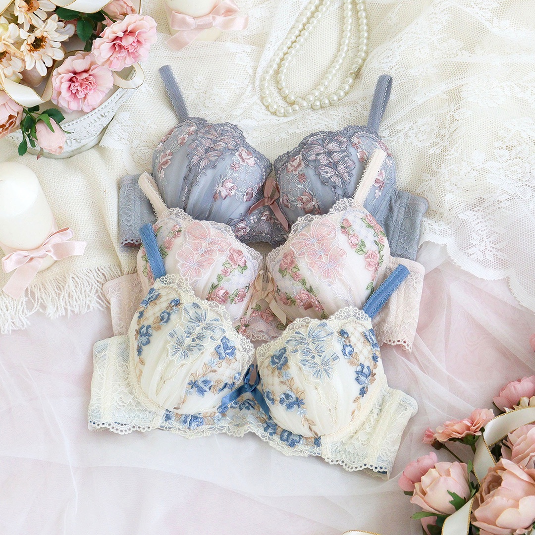 𝟐𝟎𝟐𝟓 𝐀𝐮𝐭𝐮𝐦𝐧 & 𝐖𝐢𝐧𝐭𝐞𝐫 𝐜𝐨𝐥𝐥𝐞𝐜𝐭𝐢𝐨𝐧