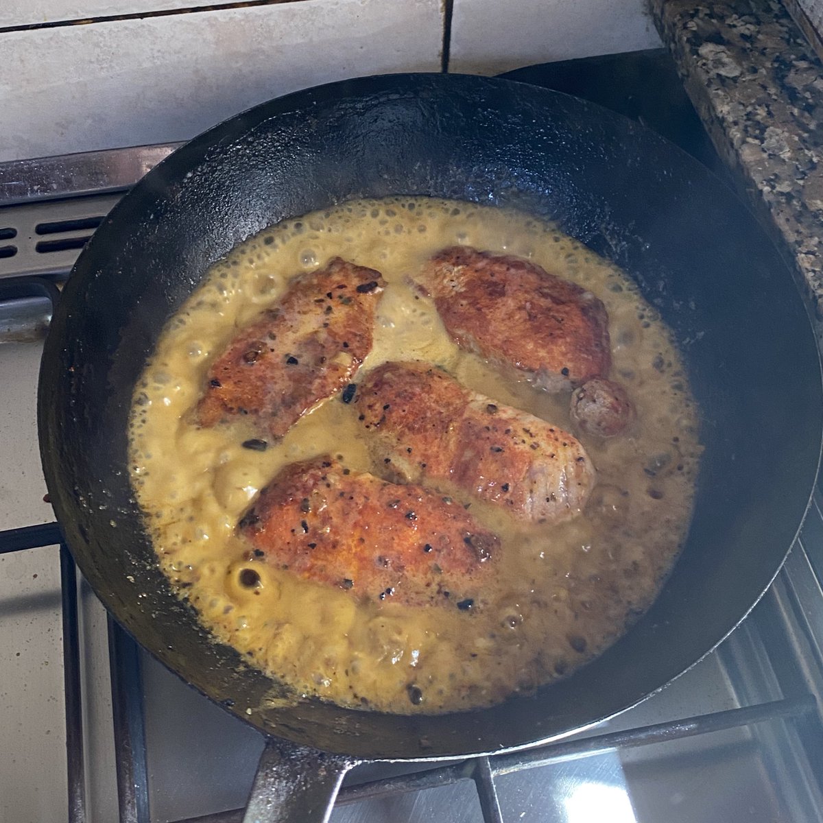 cleosnacks's tweet photo. chicken https://t.co/9oiBJMnpTy