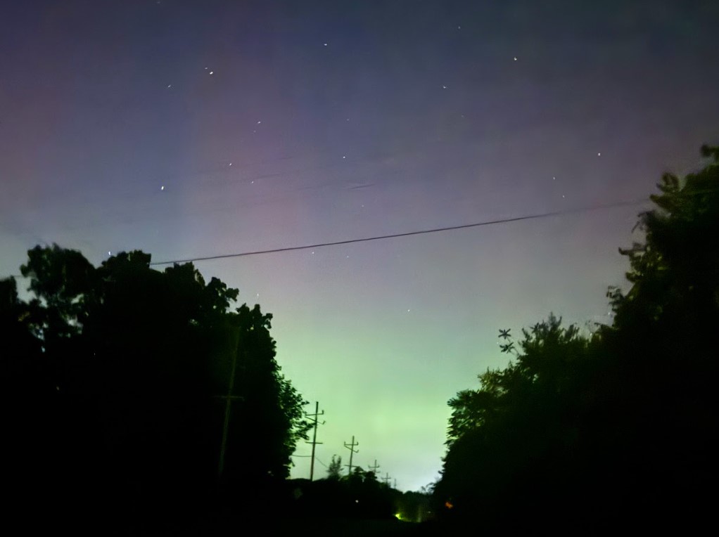 NWSIWX's tweet image. Northern lights at NWSIWX (around 10:15 pm):