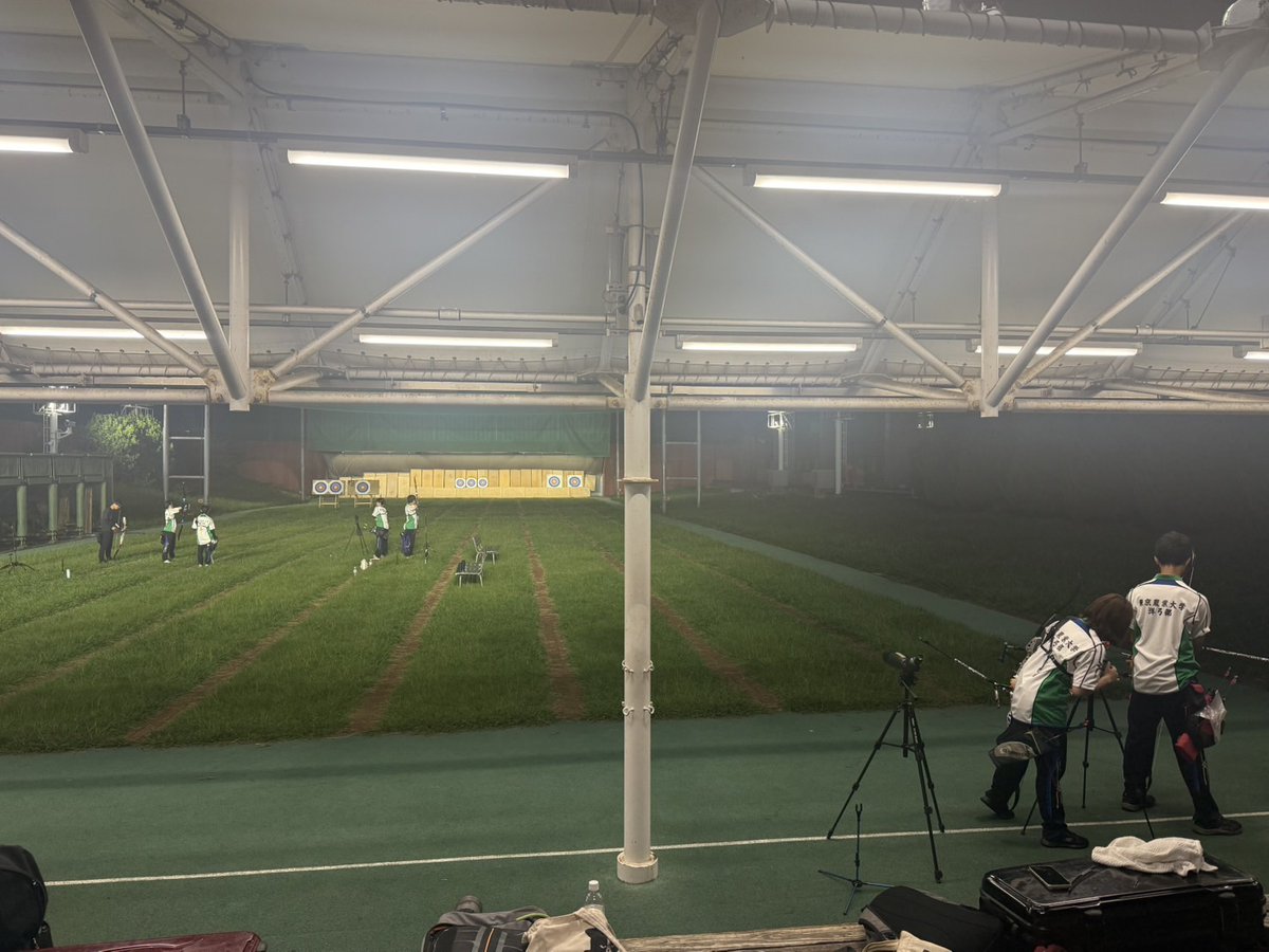 nodaiarchery's tweet photo. こんにちは、農大洋弓部です！
昨日は新木場にて夜間練習を行いました❤️‍🔥

夜でも湿度が高く、涼しいとは言えない環境でしたが、
貴重な長距離練習の機会ということもあり、各自が課題にしっかり向き合えたと思います💪🏹

また、一人ひとりが声をしっかり出して練習に取り組めていました❗️📣 https://t.co/fUAHuZzRjR