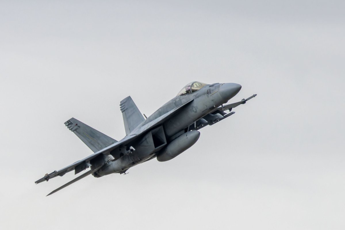 10thunderbolt2's tweet image. 3日連続で横田基地
チッピー4機、やっと上がった～

#横田基地
#F18