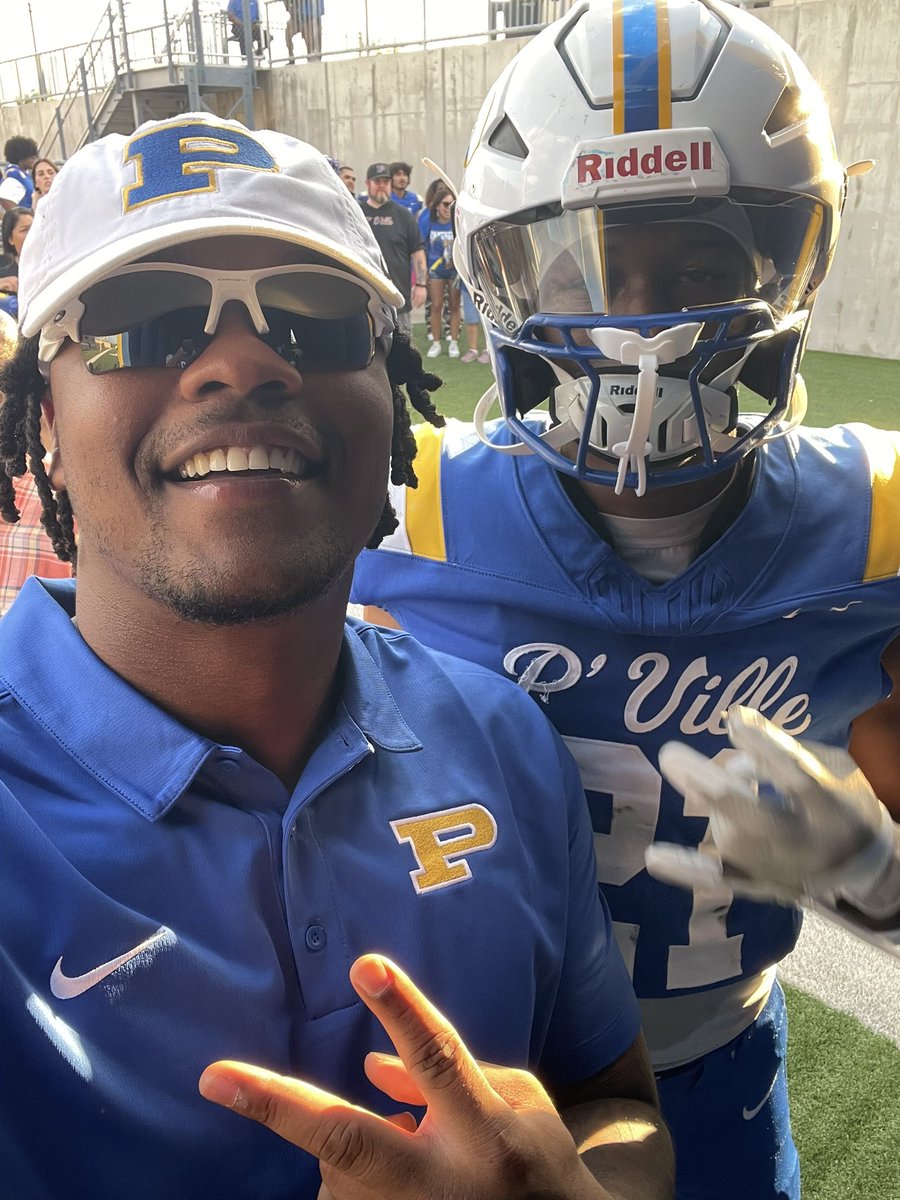 One of the best to do it!! <a href="/The_QuincyD/">☆ Coach Dunn, M.Ed ☆</a> 🅿️ville win against Fort Bend Christian on friday 40-0!! <a href="/PF_HighFootball/">Pflugerville High School Football</a>