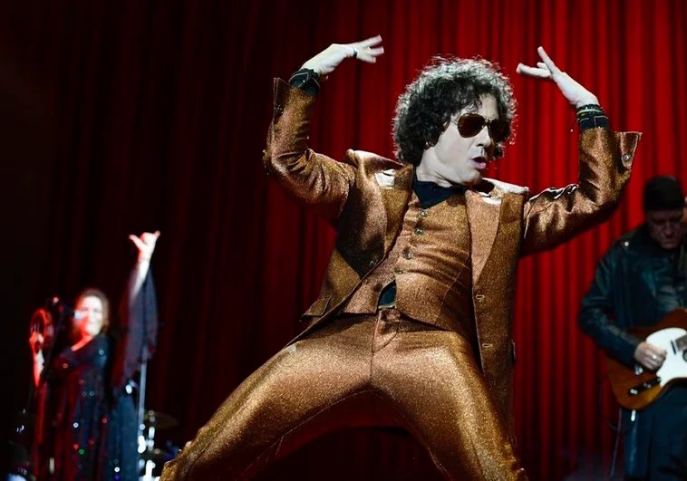 El huracán Bunbury encandila a un Madrid motivadísimo

La noche del 13 de septiembre fue para Bunbury y su Huracán Ambulante, aquella banda que le acompañó en sus primeros años como solista y que, tras 20 años de haberse disuelto, demuestran en este regreso que la potencia que