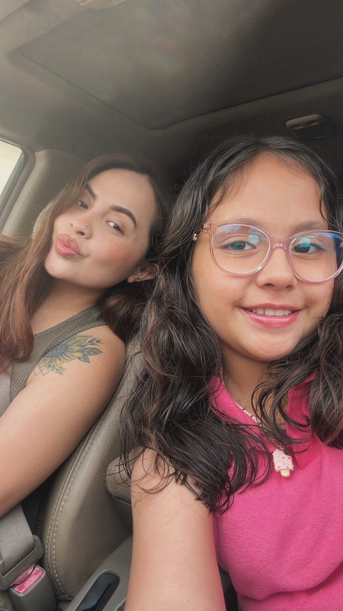 Mi mejor amiga, me dice mami, la que siempre tiene planes para las dos, la que siempre tiene energía para todo .