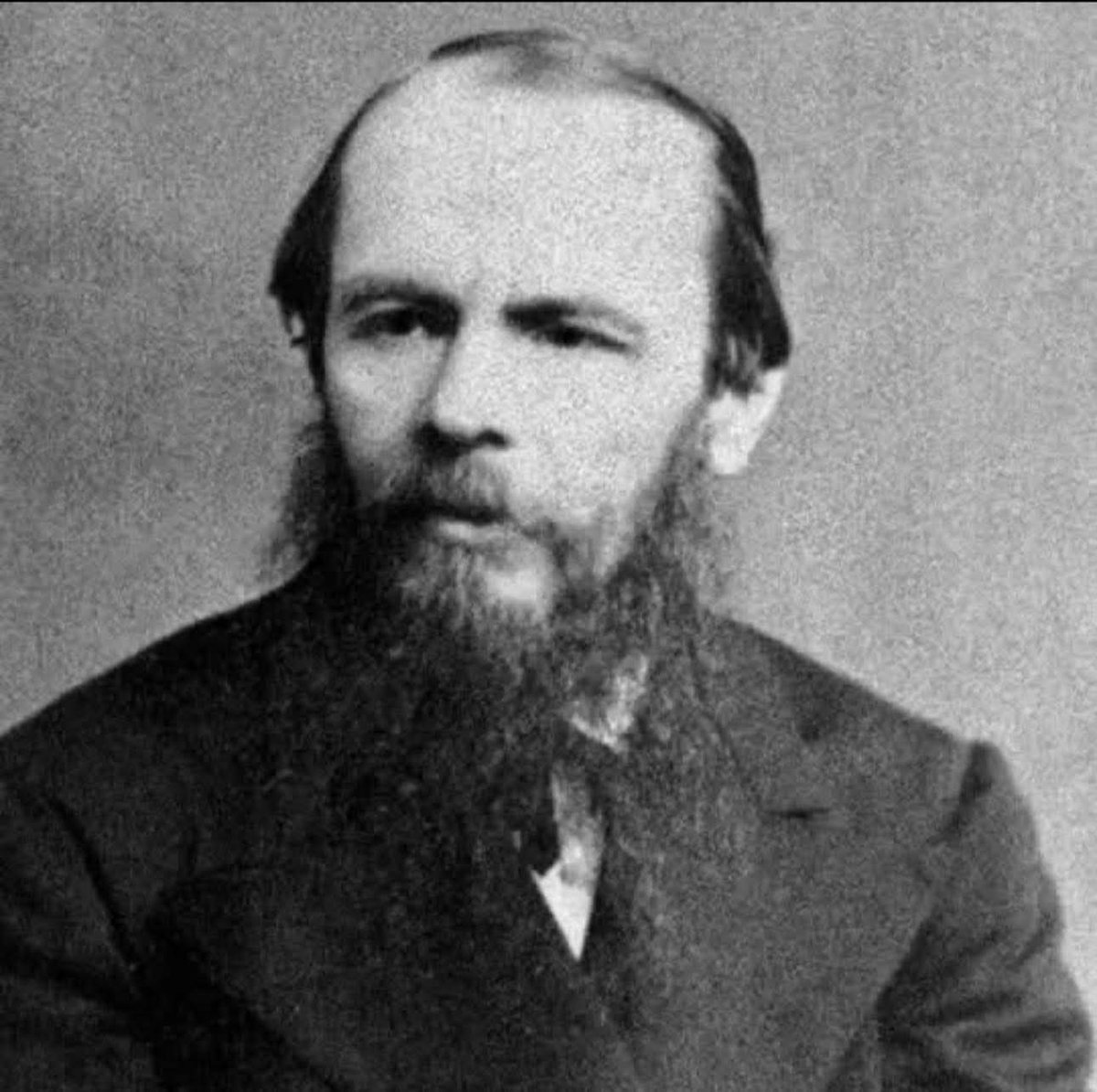 "Un día te despertarás y verás un bello día. Habrá sol, y todo será nuevo, cambiado, límpido. Aquello que primero te parecía imposible será simple, normal. ¿No me crees? Yo estoy seguro. Y muy pronto. Quizás mañana". Fiódor Dostoievski