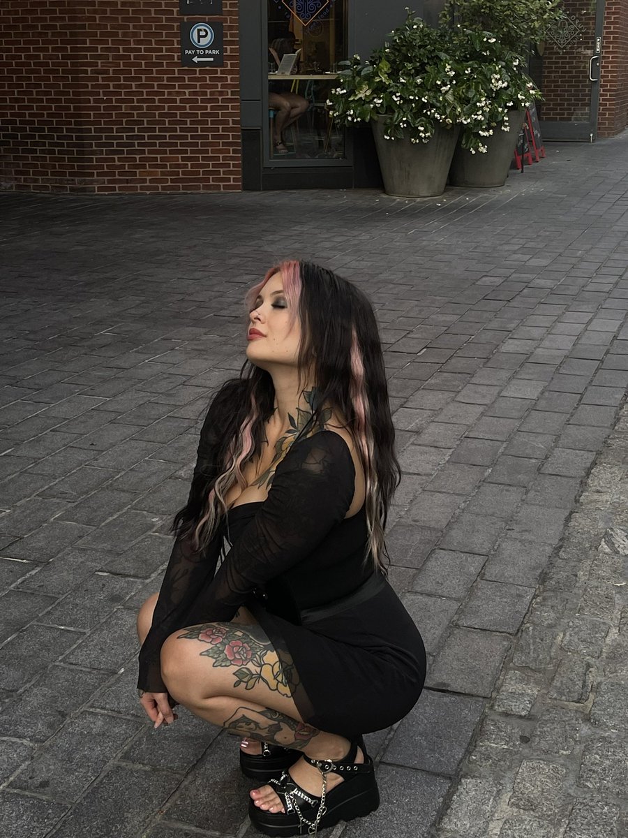 kara 🤍 tweet media