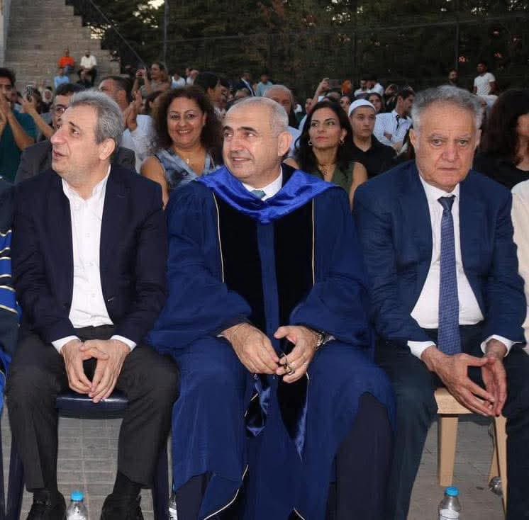 أول حفل تخرج للجامعة اللبنانية في #راشيا بحضور رئيس الجامعة وكل أركانها

anbaaonline.com/news/299857
