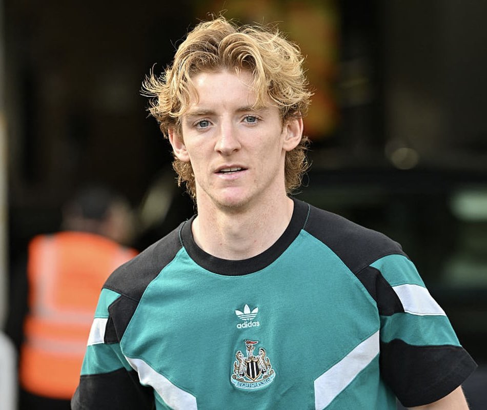 Charlie Bennett tweet media