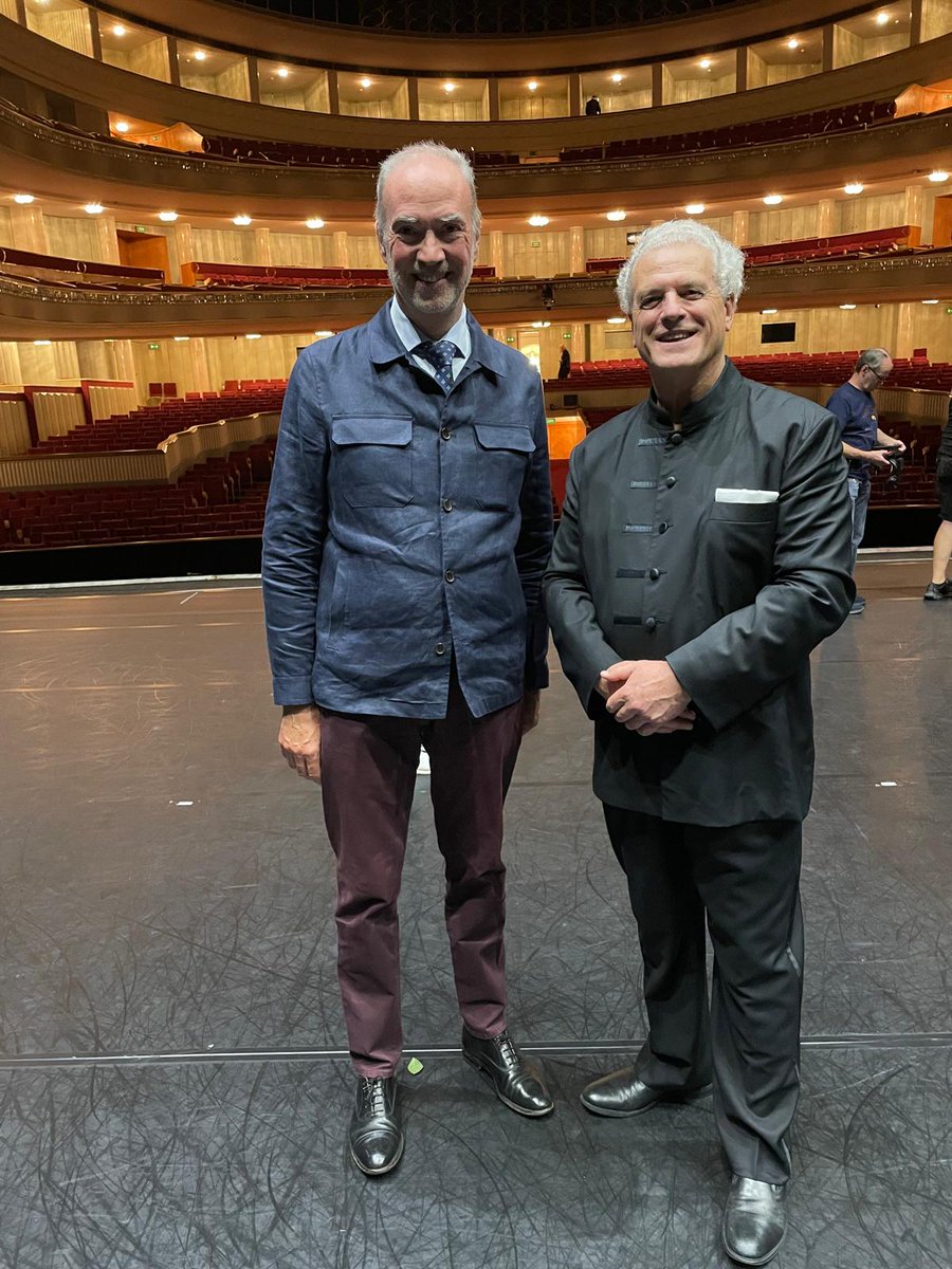 EdePoncins's tweet photo. Lancement de la saison culturelle 2025-26 avec un magnifique ballet #Promoteus au @Opera_Narodowa de #Varsovie. Avec le grand danseur 🇯🇵 Riota Kitai en Prométhée. Et l'orchestre du Teatr Wielki dirigé bien sûr par le Maestro 🇫🇷 Patrick Fournillier. Grand moment artistique. https://t.co/nKCwpFpEUi