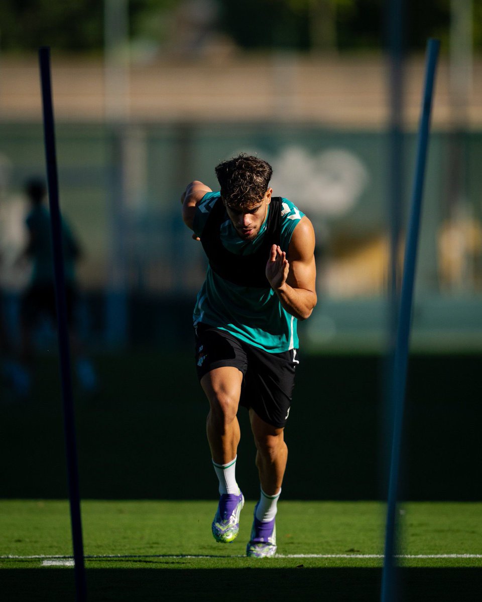 📅 Hoy a las 𝟐𝟑𝐡 tenemos directo en Somos Balompié.⚽

📊 𝐀𝐧𝐚𝐥𝐢𝐳𝐚𝐫𝐞𝐦𝐨𝐬 el postpartido:
<a href="/LevanteUD/">Levante UD</a> &amp; <a href="/RealBetis/">Real Betis Balompié 🌴💚</a> 

🟢 ¡𝐂𝐨𝐧𝐞́𝐜𝐭𝐚𝐭𝐞 y no llegues tarde! ⏰️

📲 <a href="/somos__balompie/">Somos Balompié</a> 
🖥️  youtube.com/@somos__balomp…