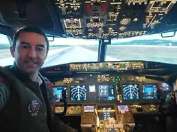 DidierMaisto's tweet photo. ⚠️✈️ Il est présenté comme « aviateur » par LCI et, je l’ai entendu à l’instant, également par France Info. Il donne son avis et son « expertise » sur la géopolitique, la stratégie militaire, la guerre. Xavier Tytelman est un blogueur qui fut radariste et préparateur de mission -et absolument pas pilote comme le laissent supposer les nombreuses photos qu’il diffuse lui-même et les présentations avantageuses et floues qui en sont faites par les médias officiels, privés comme publics : « aviateur », ça trompe les citoyens et ça ne veut rien dire. Il a bien sûr le droit d’avoir une passion et de la faire partager, comme de s’amuser à faire voler des drones à la campagne. De là à être considéré comme un expert de ces questions, il y a un cap pour le moins important. On parle quand même d’une potentielle 3e Guerre mondiale. Il faut renouer avec le sérieux.
