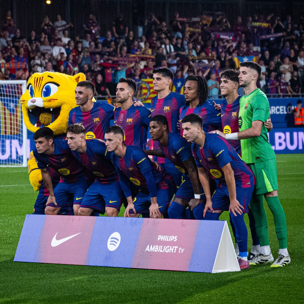 OriolJove's tweet photo. 🔵🔴 BABY BARÇA: Feia gairebé 30 anys que el Barça no jugava un partit de Lliga amb un onze inicial sense CAP jugador de més de 27 anys: des del 01/06/1997 al camp de l'Hèrcules

‼️ El d'ahir és el 6è onze inicial MÉS JOVE del Barça en les 95 edicions de la competició (23,4 anys) https://t.co/wjtiaEzRTJ