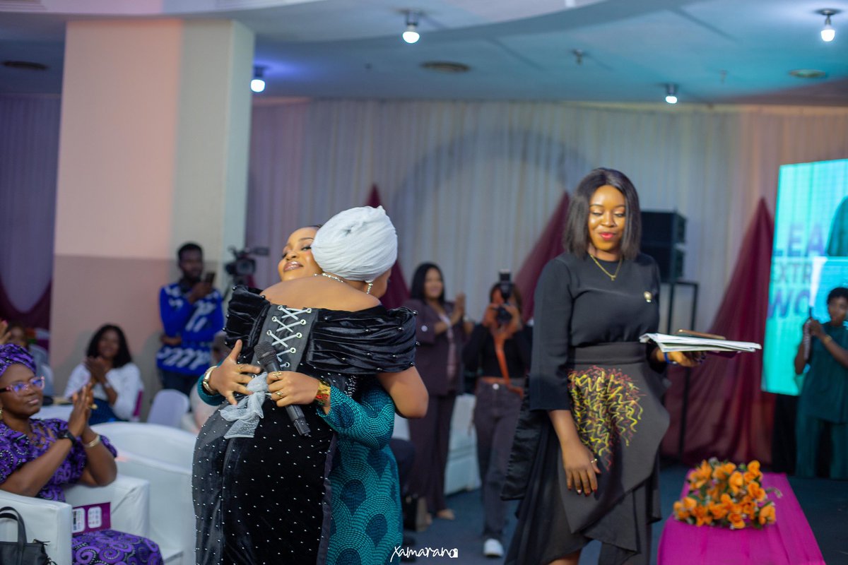 evergreenthecla's tweet photo. Every new day reminds me that true impact outshines time.
Never be dismayed by TIME, keep your focus on the GRIND.
The other day, lending my poetic voice at ConnectHer Network Conference 2.0 – League of Extraordinary Women💪🏽
#PoetryIsPower #ExtraordinaryWomen #TimelessImpact https://t.co/QuWdyu5TVR