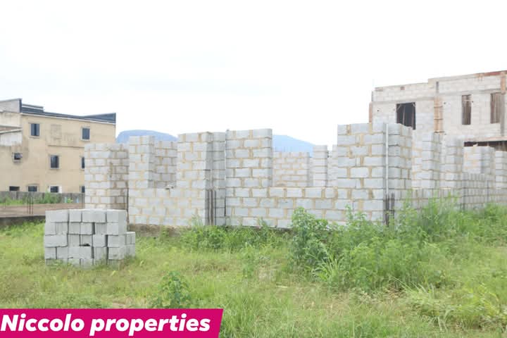 NICKFridayA's tweet photo. 💥 Carcass for sale.
💥 5 bedroom duplex 
💥 450m²
💥 Location Country home estate Sabon Lugbe by Naxkaxe
💥 Agent fee 5%
💥 Price : 65m
💥 Call: 08161942689/07057565355
💥 All paper verification done https://t.co/izo1se6TsV