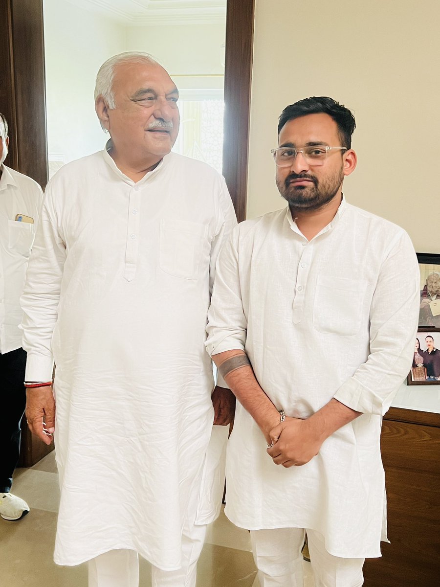 AkashMasihNSUI's tweet photo. हरियाणा की पूर्व मुख्यमंत्री लोकप्रिय नेता माननीय भूपेंद्र सिंह हुड्डा को जन्मदिन की ढेर सारी शुभकामनाएं एवं बधाई।@BhupinderShooda @DeependerSHooda https://t.co/QyTEkWUOee