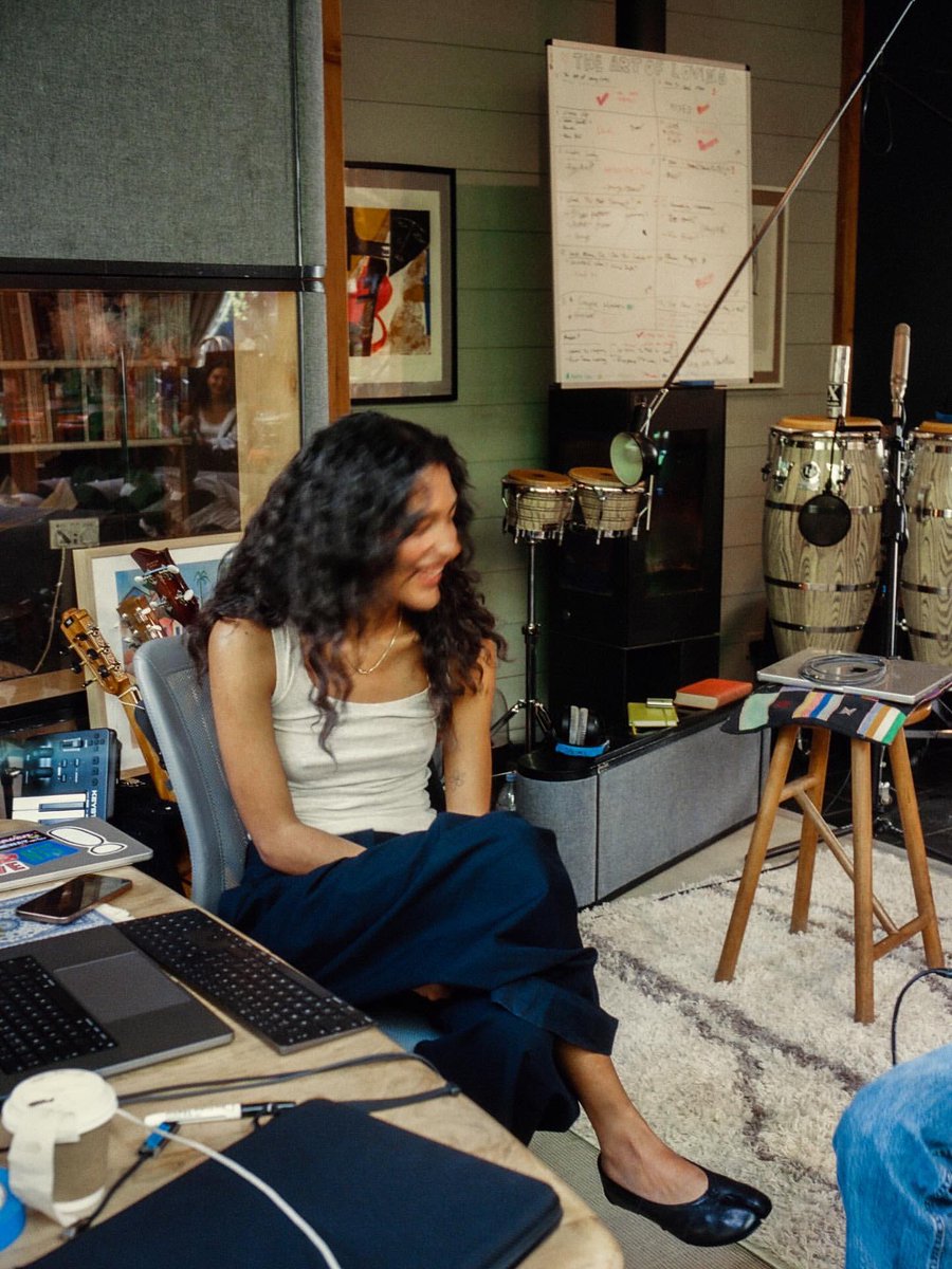 liviadeansource's tweet photo. ‘the art of loving! yours next week friday!’

- Olivia via Instagram💌 https://t.co/m82e7qgToh