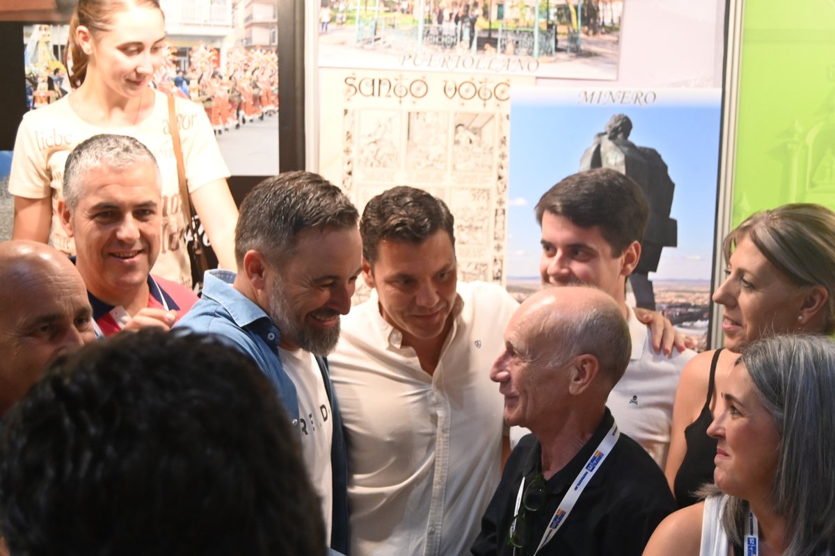 LuisBlazquezGV's tweet photo. Intenso sábado junto a miles de compañeros de todas las provincias de España.
Tenemos una gran partido porque está formado por grandes personas.
#VIVA25 https://t.co/2DwDt9tfQK