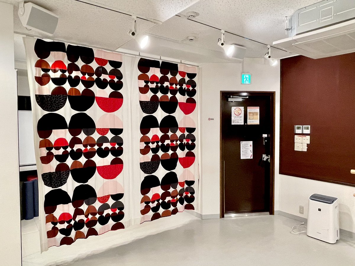 ★武蔵小杉駅徒歩5分のレンタルダンススタジオのご紹介

あなたのダンス教室を開講できます😁
ホール50㎡ 天高2.65m

★オススメ空き時間　３選
火曜15-22時
木曜19時半-22時
日曜16-22時

気になる時間帯がありましたら今すぐご連絡ください?

★武蔵小杉プエルタスタジオ
puerta.studiosquare.jp